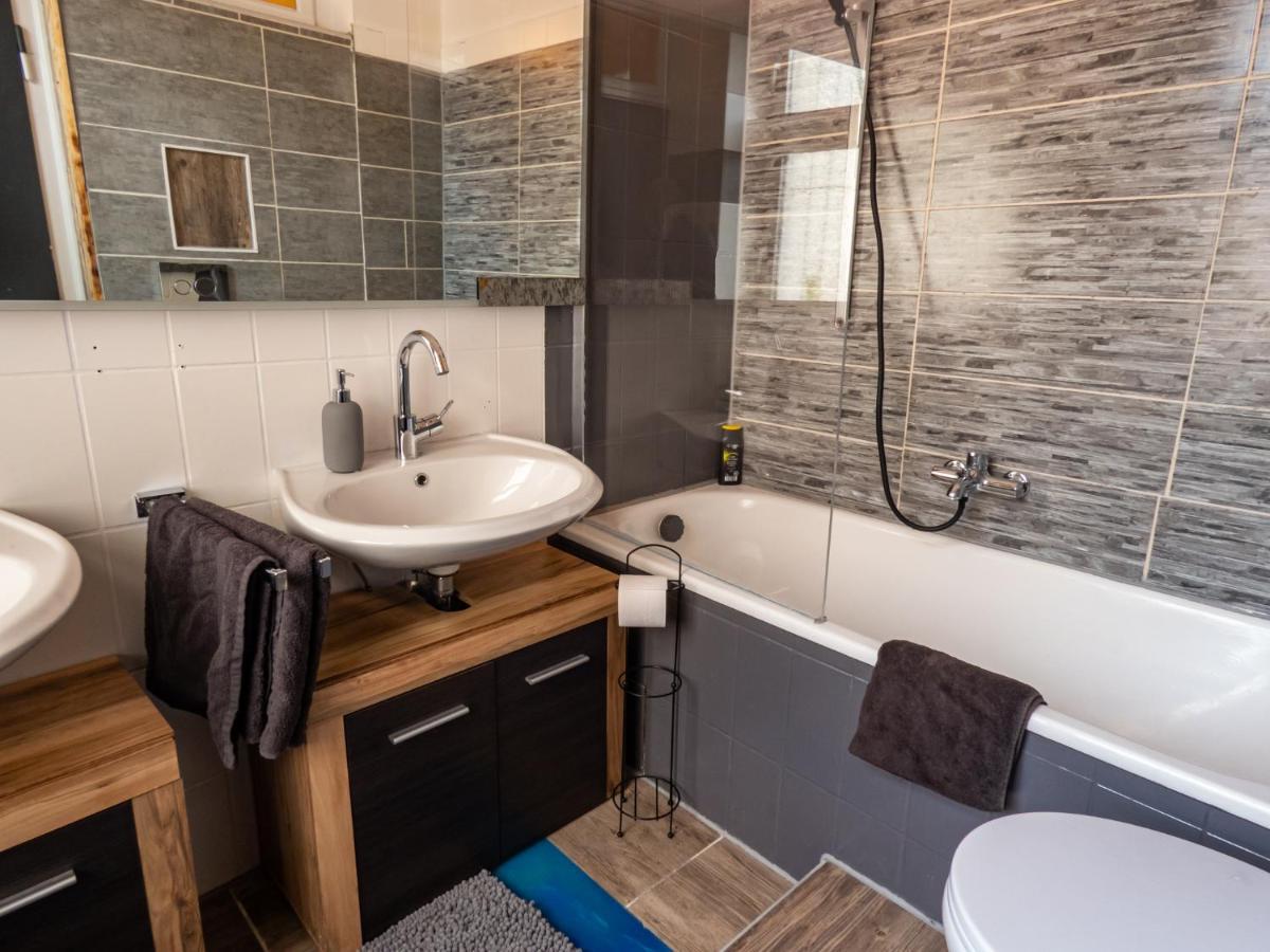 #212 Lux-Appart - Zentrum Neuss - Duesseldorf Messe - Netflix & Prime Buitenkant foto
